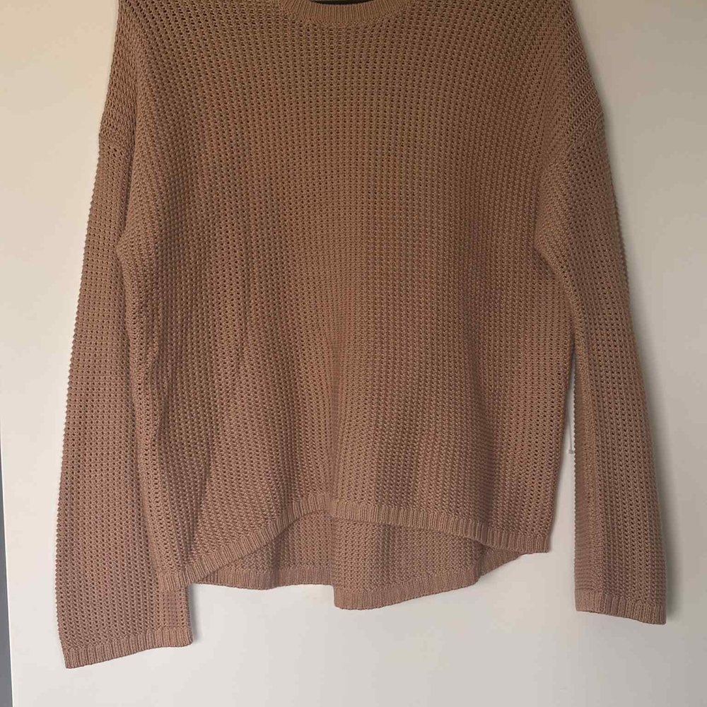 Lululemon Athletica Tan Ribbed Crew Neck Sweater